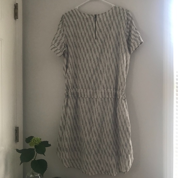 White + Navy Patterned Short Sleeve Dress - Picture 7 of 10